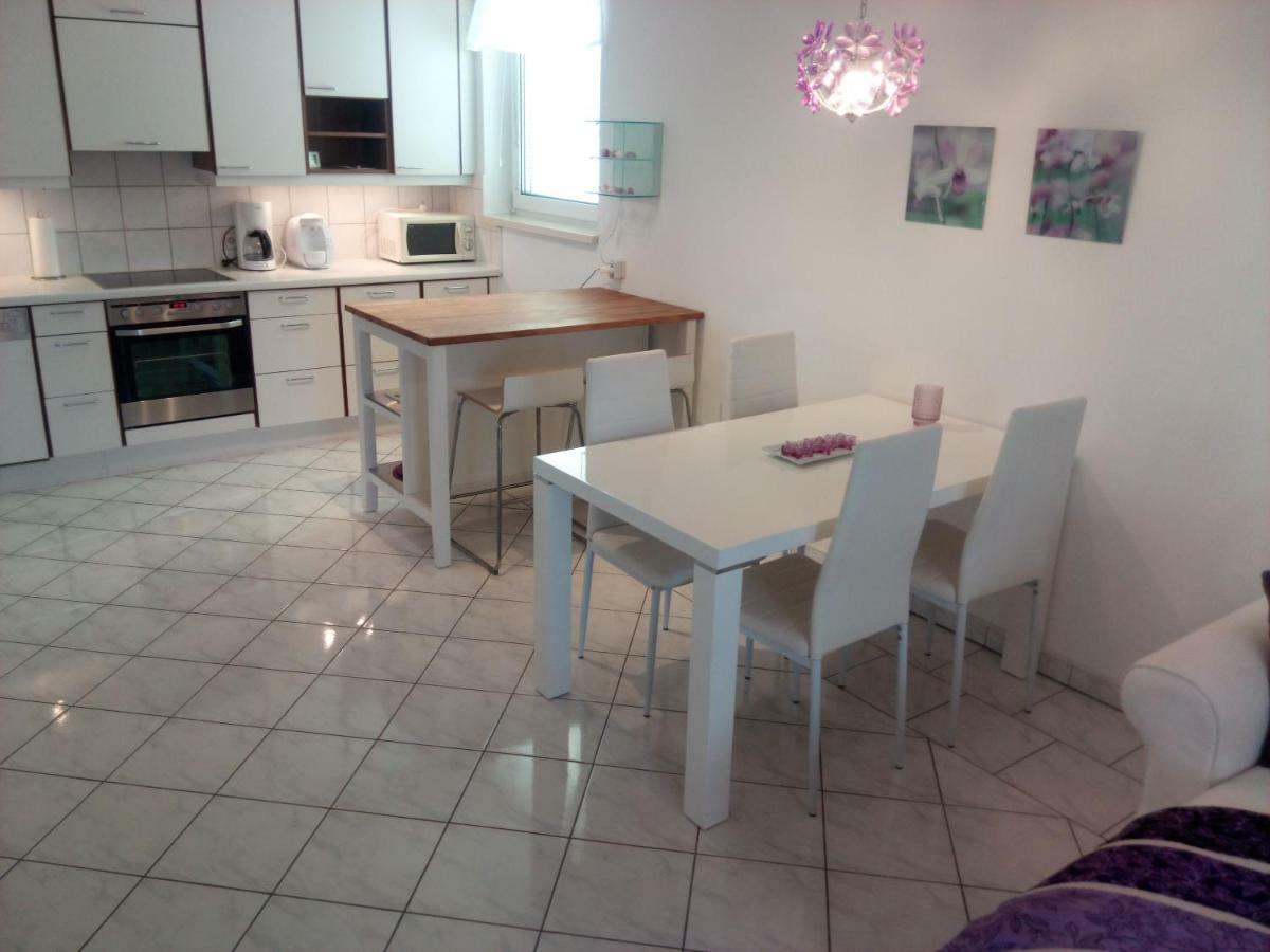 Orchidee Daire Wiener Neudorf Dış mekan fotoğraf